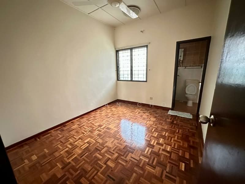 2-storey Terraced House for Sale in Taman Puncak Jalil (Seri Kembangan) - Bryan Cho - Bedroom - PropertyGuru.com.my