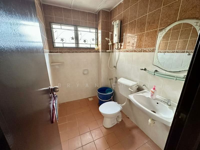 2-storey Terraced House for Sale in Taman Puncak Jalil (Seri Kembangan) - Bryan Cho - Bathroom - PropertyGuru.com.my