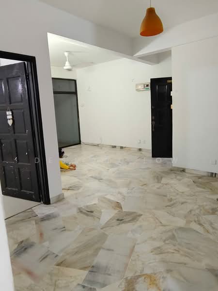 Kondominium untuk Disewa di Waizuri 2 - Desmond Low - Living Room - PropertyGuru.com.my