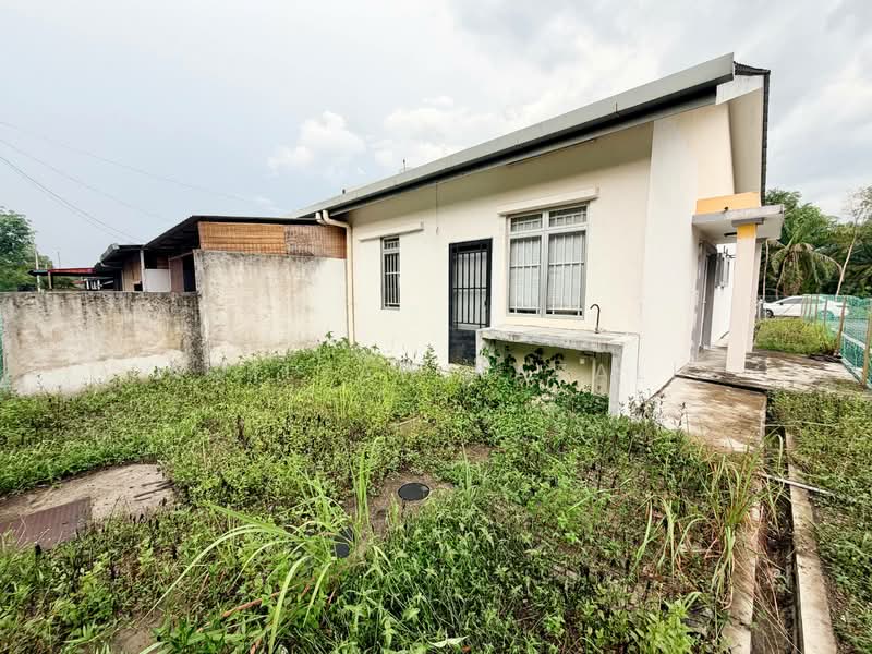1-storey Terraced House for Sale in Banting (Selangor) - Aqillah Razali - PropertyGuru.com.my