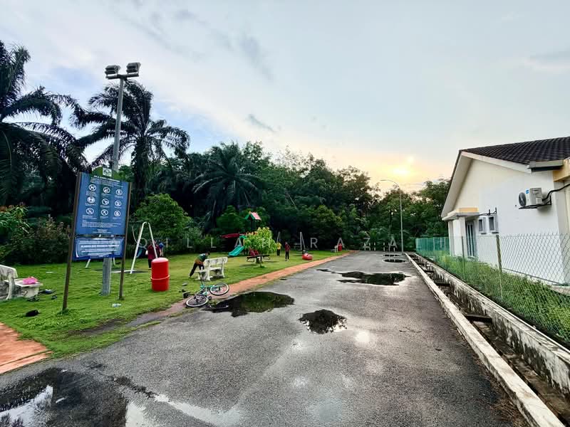 1-storey Terraced House for Sale in Banting (Selangor) - Aqillah Razali - PropertyGuru.com.my