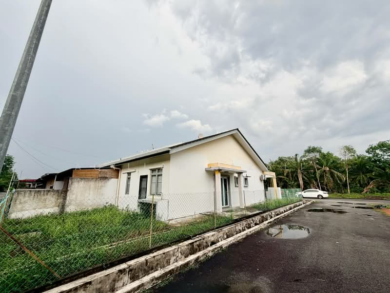 1-storey Terraced House for Sale in Banting (Selangor) - Aqillah Razali - PropertyGuru.com.my