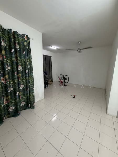 2-storey Terraced House for Rent in Bandar Putra Permai (Seri Kembangan) - Joanne Yan - Living Room - PropertyGuru.com.my