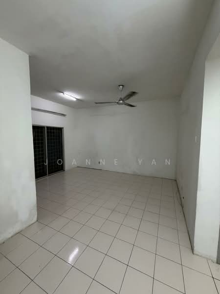 2-storey Terraced House for Rent in Bandar Putra Permai (Seri Kembangan) - Joanne Yan - Living Room - PropertyGuru.com.my