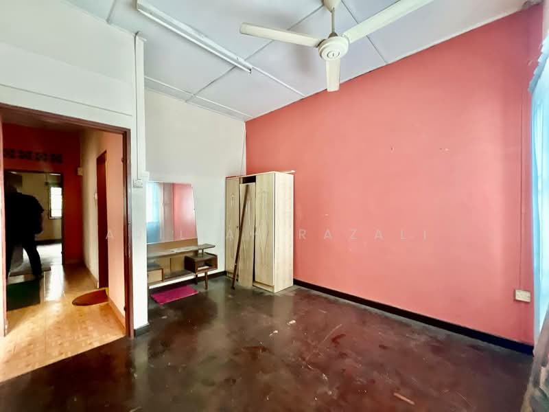 Rumah Teres 2 Tingkat untuk Dijual di Taman Hijau (Kajang) - Aqillah Razali - PropertyGuru.com.my
