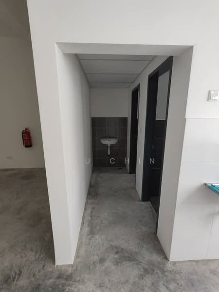 Shop / Office for Sale in Bandar Indahpura (Kulai) - Kuu Chin - Corridor - PropertyGuru.com.my