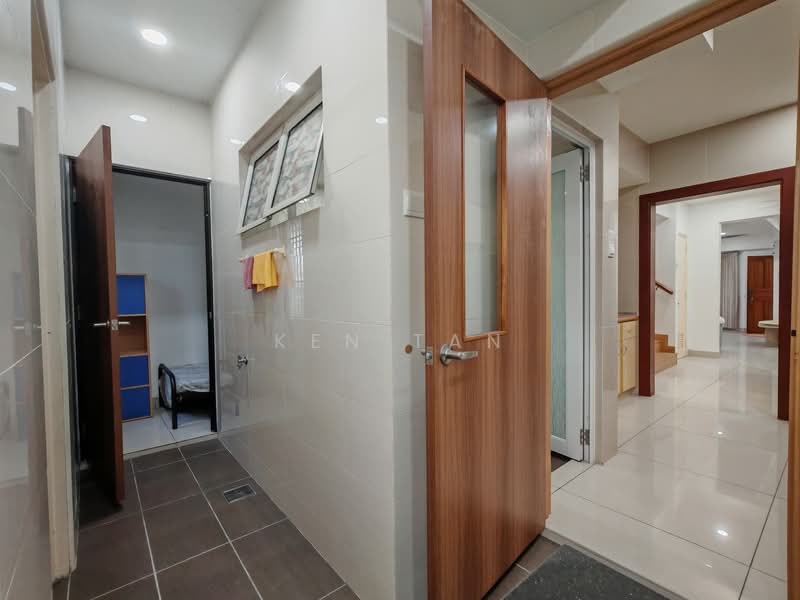 2-storey Terraced House for Sale in Taman Sungai Besi Indah (Seri Kembangan) - KEN TAN - Corridor - PropertyGuru.com.my