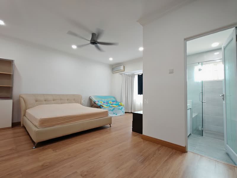 2-storey Terraced House for Sale in Taman Sungai Besi Indah (Seri Kembangan) - KEN TAN - Bedroom - PropertyGuru.com.my