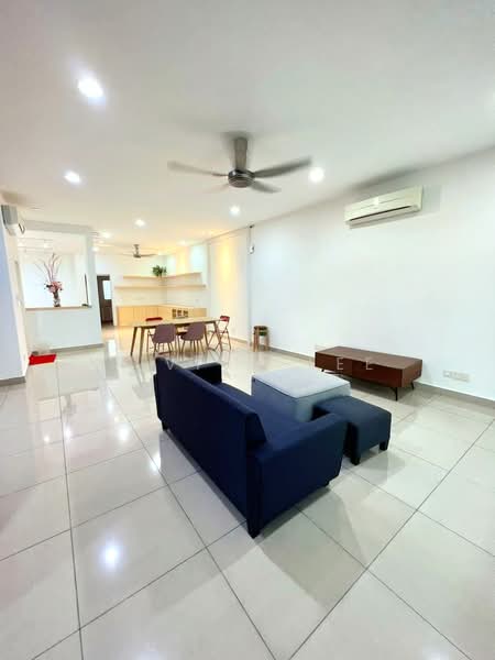 Rumah Teres 3 Tingkat untuk Dijual di Batu Caves (Selangor) - Vivian Lee - Living Room - PropertyGuru.com.my