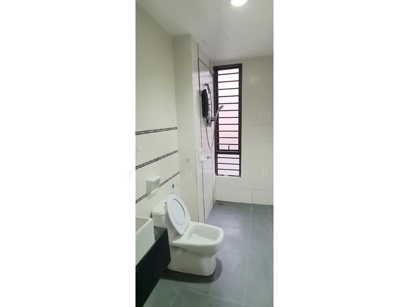 Rumah Teres 2.5 Tingkat untuk Dijual di Taman Putra Impiana (Puchong) - Evan Goh - Bathroom - PropertyGuru.com.my