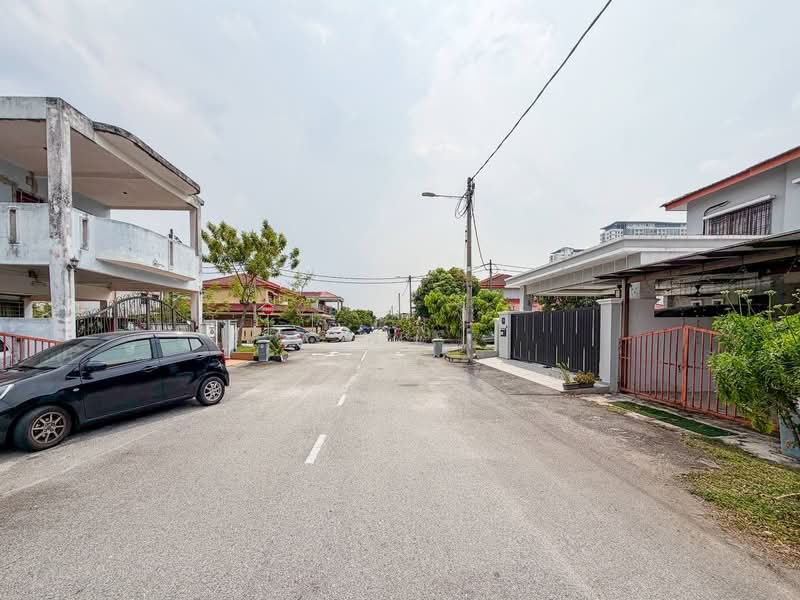 2-storey Terraced House for Sale in Bandar Saujana Putra (Tanjong Duabelas) - Azmi . - PropertyGuru.com.my