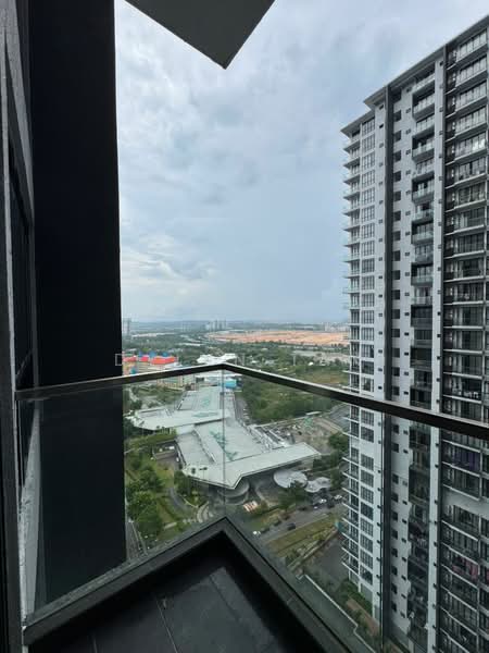 Servis Apartment untuk Disewa di D'Pristine - Dylan Tan - Balcony - PropertyGuru.com.my