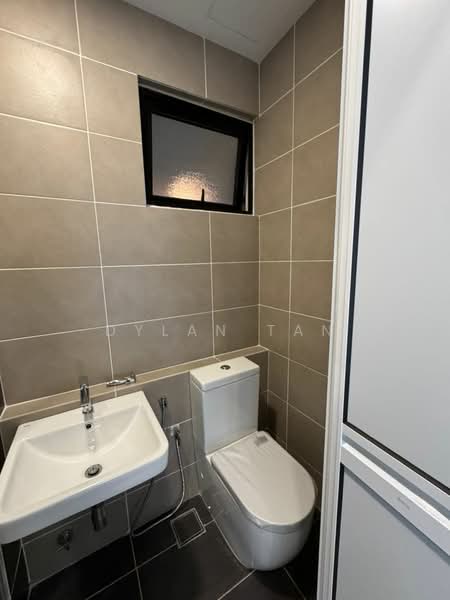 Servis Apartment untuk Disewa di D'Pristine - Dylan Tan - Bathroom - PropertyGuru.com.my