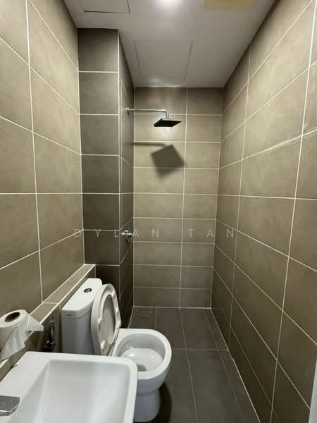 Servis Apartment untuk Disewa di D'Pristine - Dylan Tan - Bathroom - PropertyGuru.com.my