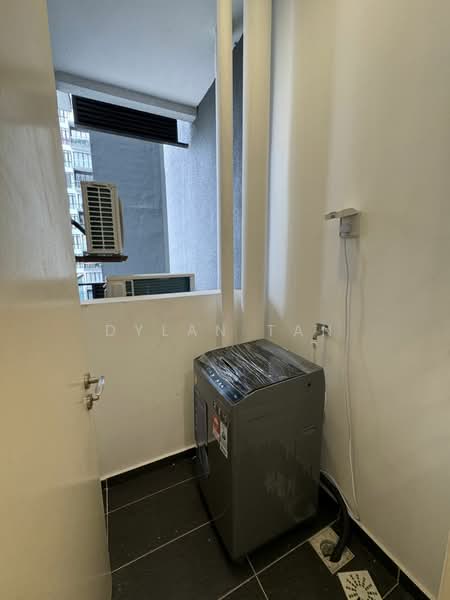 Servis Apartment untuk Disewa di D'Pristine - Dylan Tan - Balcony - PropertyGuru.com.my