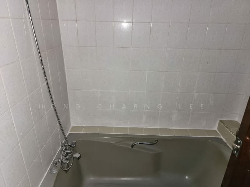 Kondominium untuk Disewa di Putri Indah Condominium - Hong Charng Lee - Bathroom - PropertyGuru.com.my