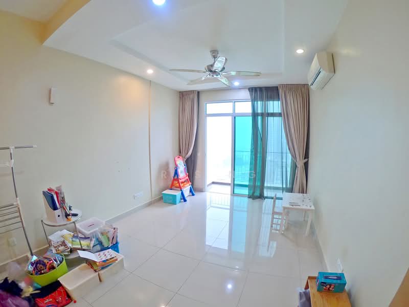 Kondominium untuk Disewa di Reflections Condominium - Cris Ng - Living Room - PropertyGuru.com.my