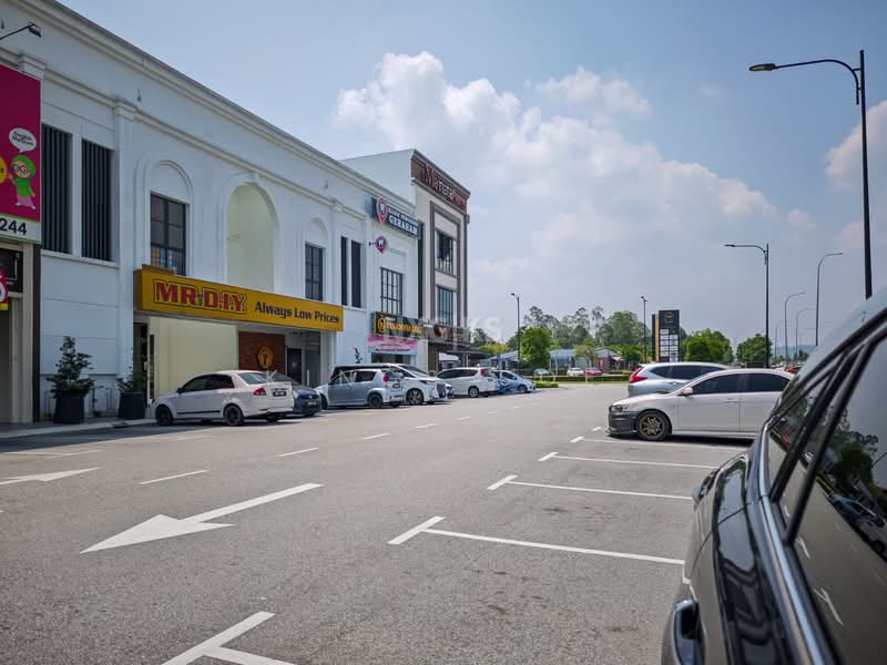 Shop for Rent in Puncak Alam (Selangor) - Kings Soe - Exterior - PropertyGuru.com.my