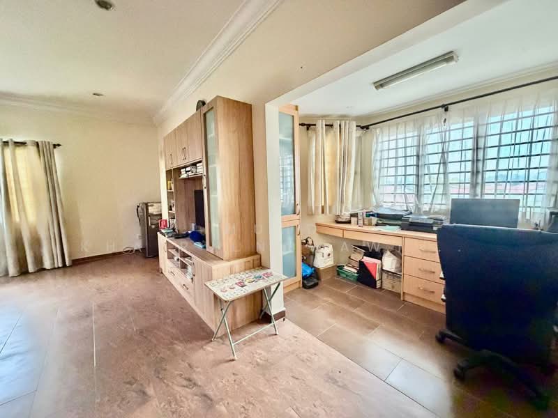 Bungalow for Sale in Kampung Tunku (Petaling Jaya) - Muhd Khairulnawawi Kamaruddin - Study - PropertyGuru.com.my