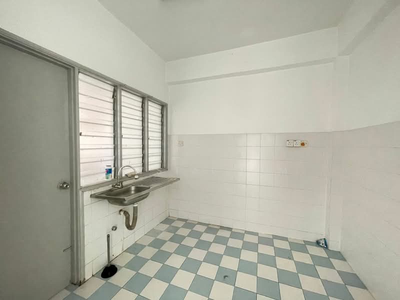 Pangsapuri untuk Disewa di Seri Puri - Crystal Lum - Kitchen - PropertyGuru.com.my