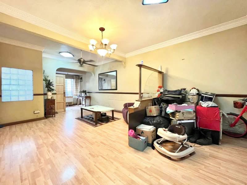 2-storey Terraced House for Sale in SS19 (Subang Jaya) - Aliff Iqbal - Living Room - PropertyGuru.com.my