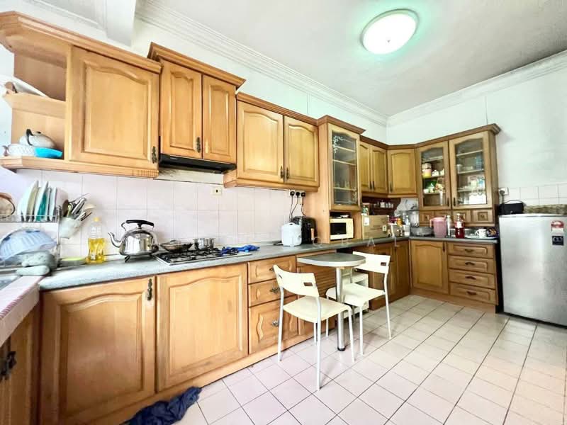 2-storey Terraced House for Sale in SS19 (Subang Jaya) - Aliff Iqbal - Kitchen - PropertyGuru.com.my