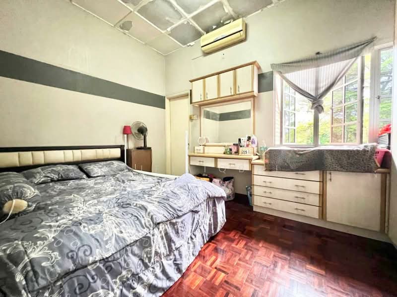2-storey Terraced House for Sale in SS19 (Subang Jaya) - Aliff Iqbal - Bedroom - PropertyGuru.com.my