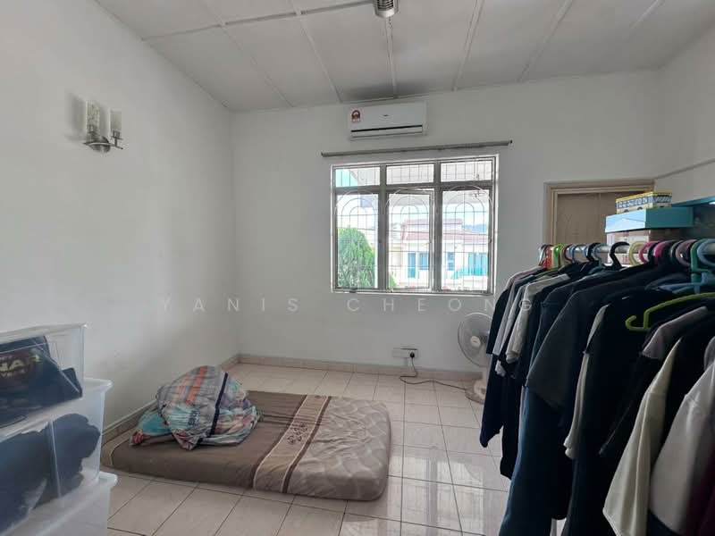 2-storey Terraced House for Sale in Taman Bukit Desa (Kepong) - Yanis Cheong - Bedroom - PropertyGuru.com.my