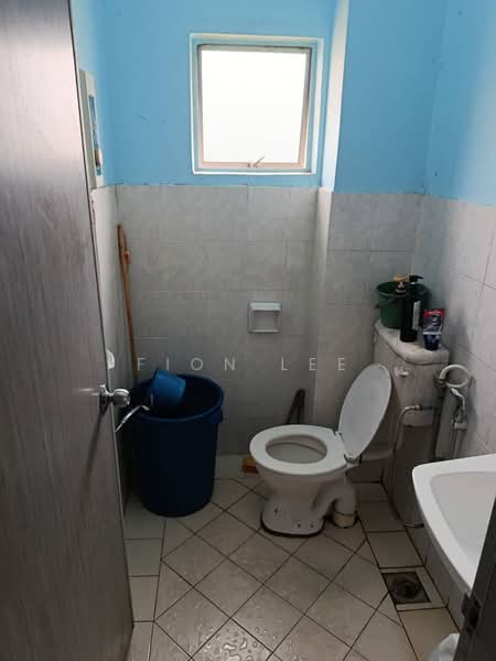 Pangsapuri untuk Dijual di Taman Desa Kempas - Fion Lee - Bathroom - PropertyGuru.com.my