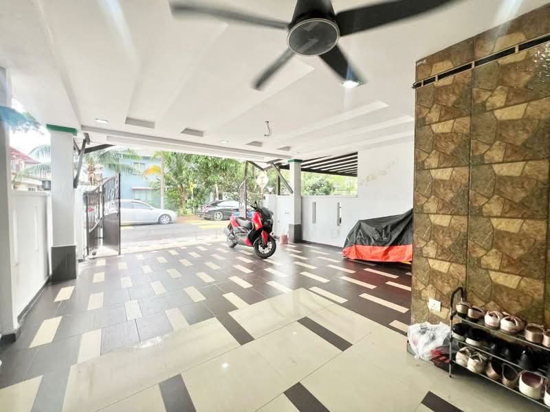 2-storey Terraced House for Sale in Taman TTDI Jaya (Shah Alam) - Aliff Iqbal - Entrance - PropertyGuru.com.my