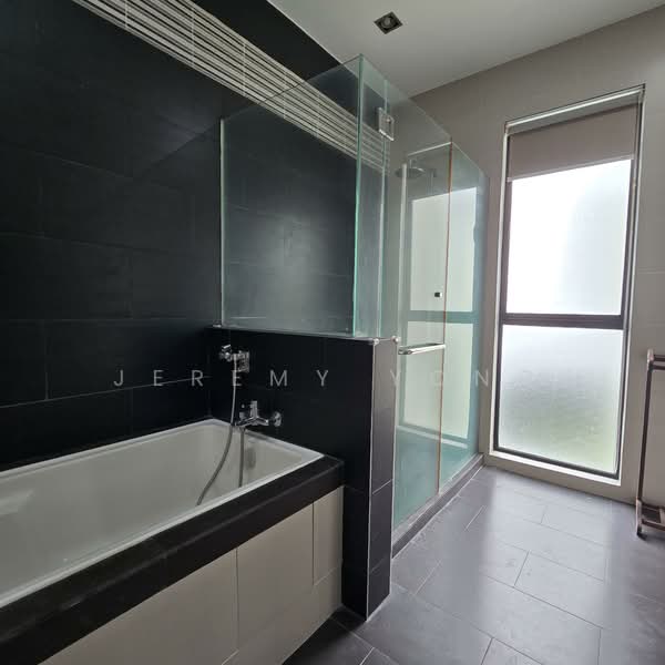 Rumah Berkembar untuk Disewa di Bandar Sungai Long (Selangor) - Jeremy Yong - Bathroom - PropertyGuru.com.my