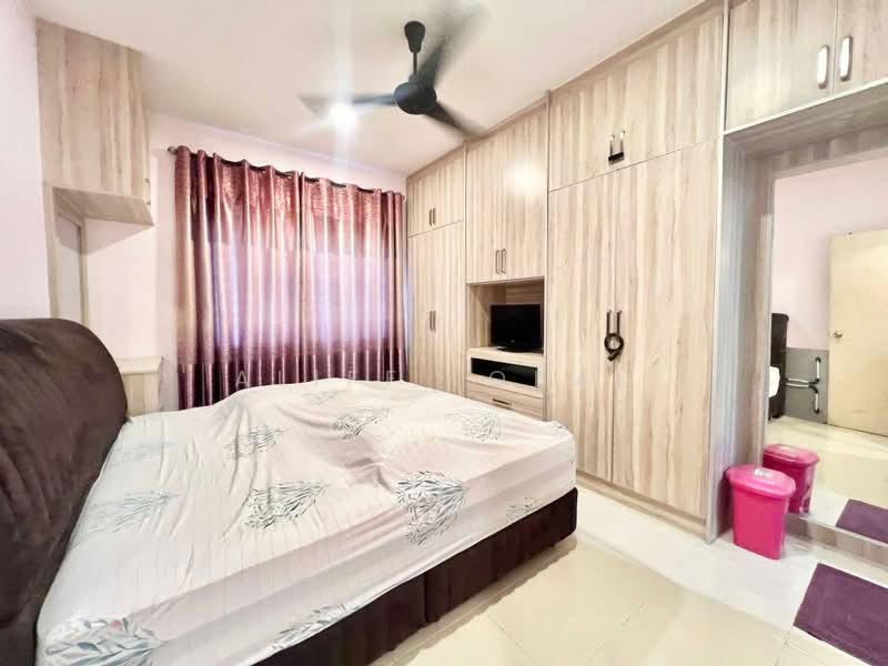Kondominium untuk Dijual di Kristal Heights - Aliff Iqbal - Bedroom - PropertyGuru.com.my