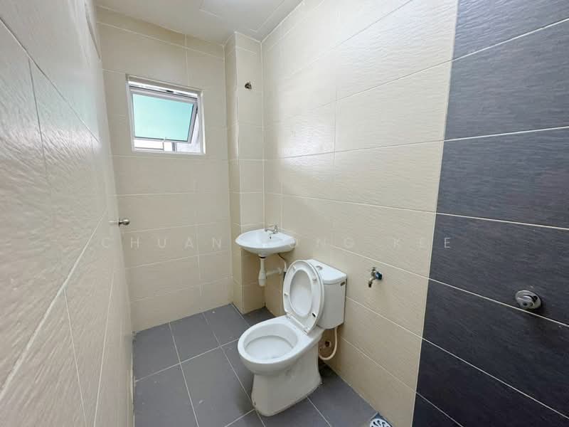 Rumah Teres 2 Tingkat untuk Disewa di Skudai (Johor) - Chuan Hong Kee - Bathroom - PropertyGuru.com.my