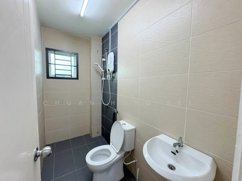 Rumah Teres 2 Tingkat untuk Disewa di Skudai (Johor) - Chuan Hong Kee - Bathroom - PropertyGuru.com.my