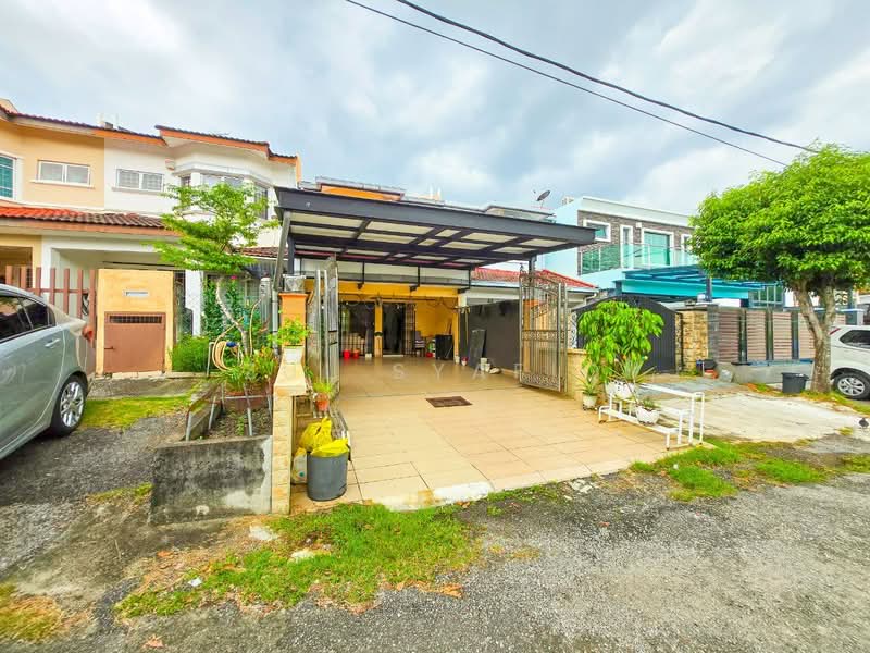 2-storey Terraced House for Sale in Bandar Putra Permai (Seri Kembangan) - Zul Syafiq - Exterior - PropertyGuru.com.my