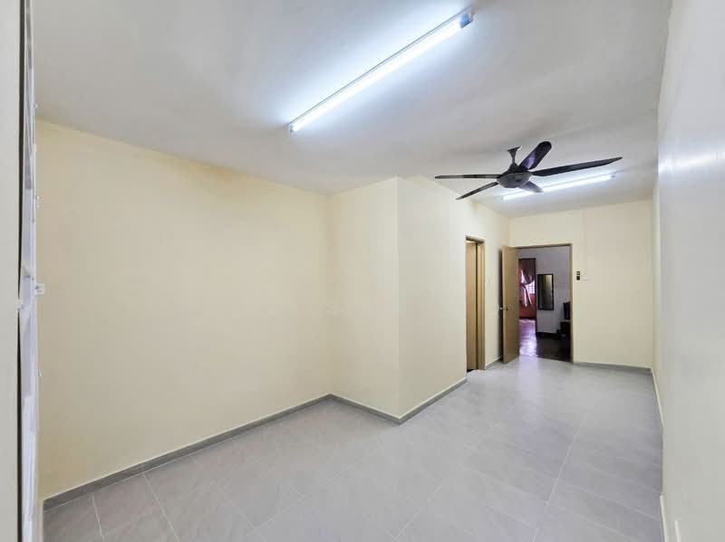 2-storey Terraced House for Sale in Bandar Putra Permai (Seri Kembangan) - Zul Syafiq - Interior - PropertyGuru.com.my