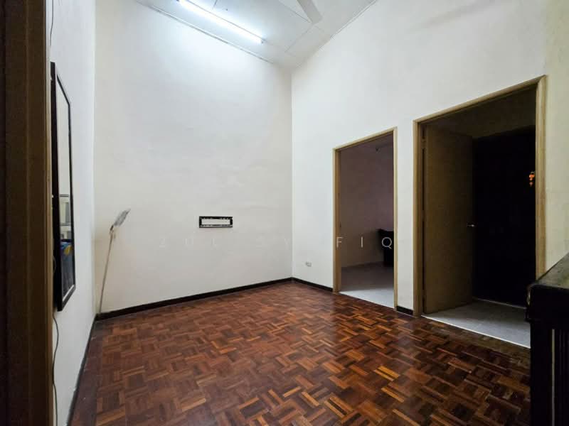 2-storey Terraced House for Sale in Bandar Putra Permai (Seri Kembangan) - Zul Syafiq - Interior - PropertyGuru.com.my