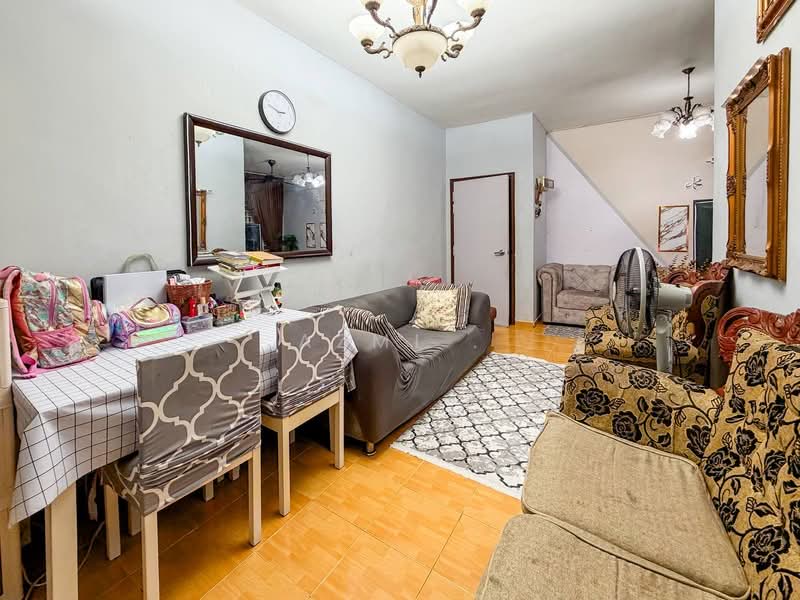 Apartment for Sale at Prima Court - Azmi . - Living Room - PropertyGuru.com.my