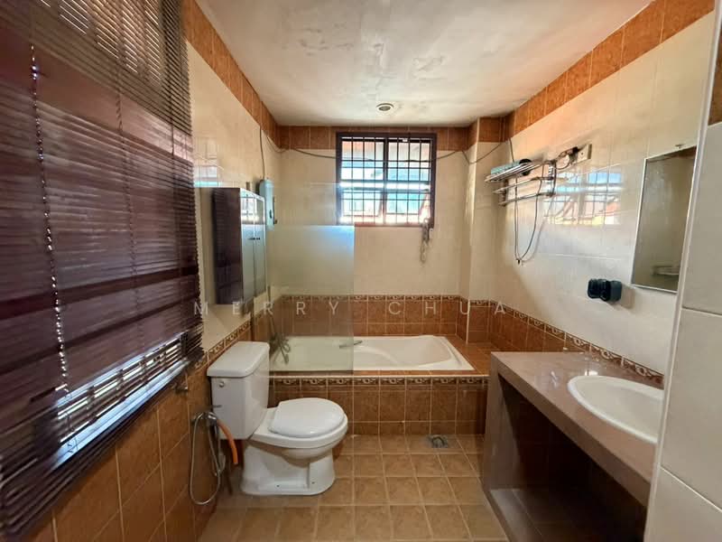 Semi-Detached House for Sale in Skudai (Johor) - Merry Chua - Bathroom - PropertyGuru.com.my