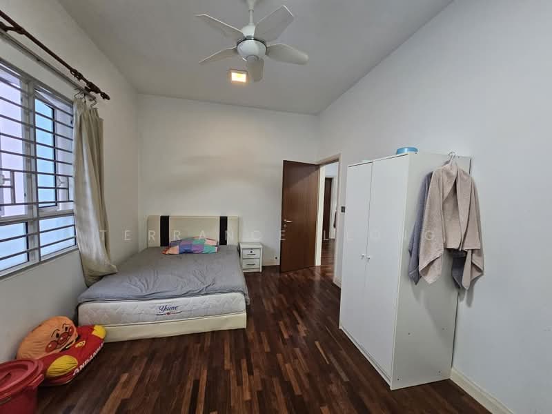 3-storey Terraced House for Sale in Taman Taming Indah 2 (Bandar Sungai Long) - Terrance Leong - Bedroom - PropertyGuru.com.my