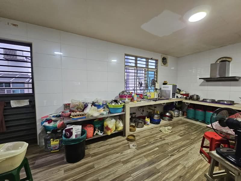 3-storey Terraced House for Sale in Taman Taming Indah 2 (Bandar Sungai Long) - Terrance Leong - Kitchen - PropertyGuru.com.my