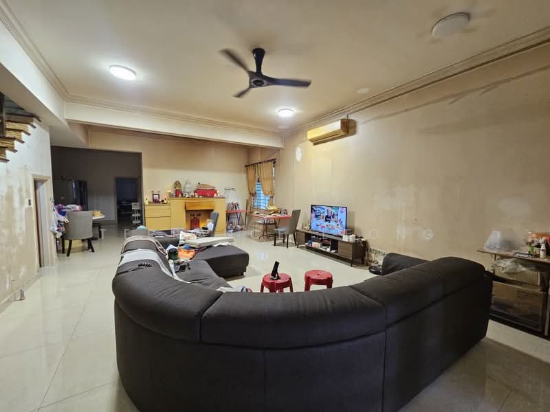 Rumah Teres 3 Tingkat untuk Dijual di Taman Taming Indah 2 (Bandar Sungai Long) - Terrance Leong - Living Room - PropertyGuru.com.my