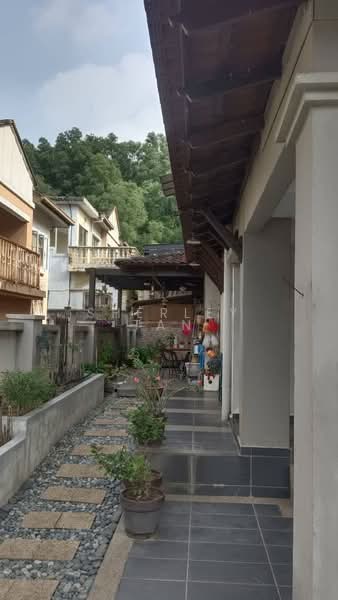 2-storey Terraced House for Sale in Bandar Putra Permai (Seri Kembangan) - Sherley Tan - Exterior - PropertyGuru.com.my
