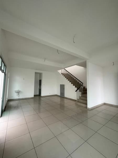 2-storey Terraced House for Sale in Indahpura Iris Park (Kulai) - Ruby Tan - Living Room - PropertyGuru.com.my