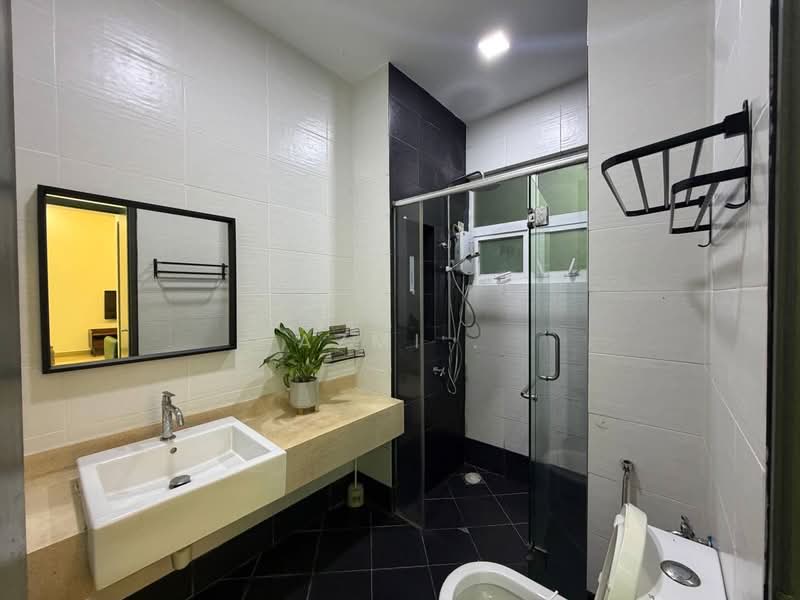Servis Apartment untuk Dijual di Saville @ Melawati - Azmi . - Bathroom - PropertyGuru.com.my