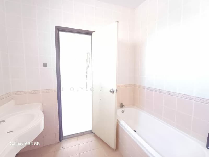 Semi-Detached House for Sale in Puchong (Selangor) - Joyce Hoo - Bathroom - PropertyGuru.com.my