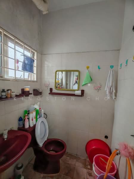 Pangsapuri untuk Dijual di The Riviera - Kingston Choo - Bathroom - PropertyGuru.com.my
