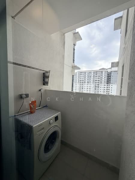 Servis Apartment untuk Disewa di Eve Suite / NZX Square - Nick Chan - Balcony - PropertyGuru.com.my