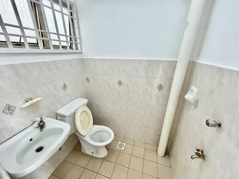 Apartment for Rent at Bayu Puteri 2 - Mandy Goh Siew Li - Bathroom - PropertyGuru.com.my
