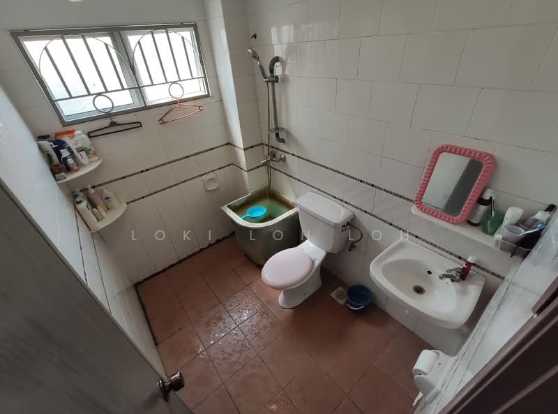 2-storey Terraced House for Sale in Selayang Baru (Selayang) - Loki Loh Loh - Bathroom - PropertyGuru.com.my